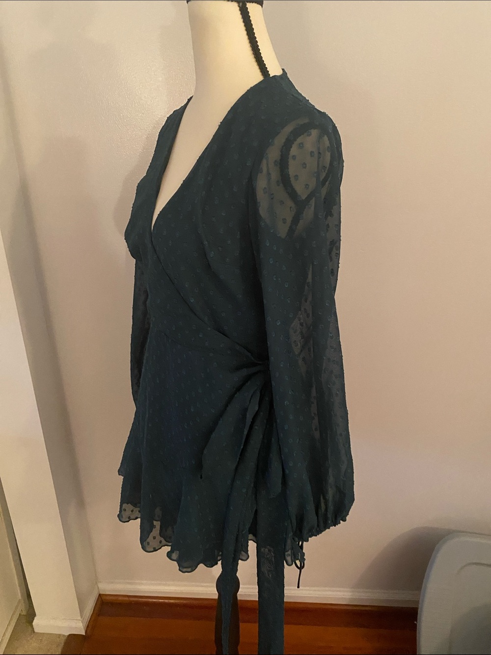Lucy in the sky wrap mini dress medium - Picture 5 of 9